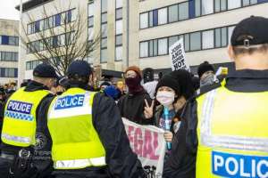 Yorkshirerose_counterprotest_standuptoracism_rotherham_012